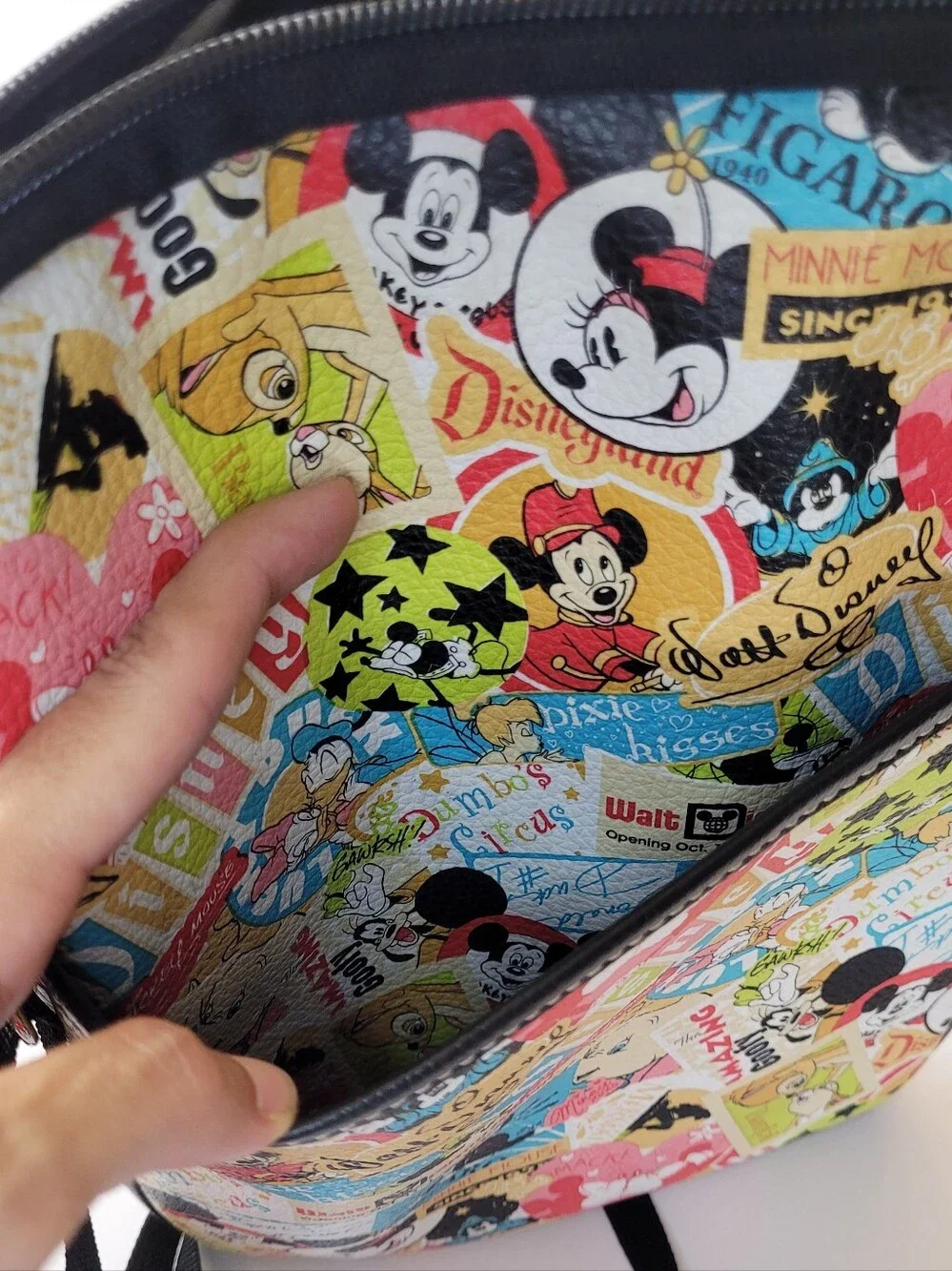 Disney Parks Exclusive Mickey Mouse Classic Collage Crossbody Bag - Excellent! - Picture 5 of 8